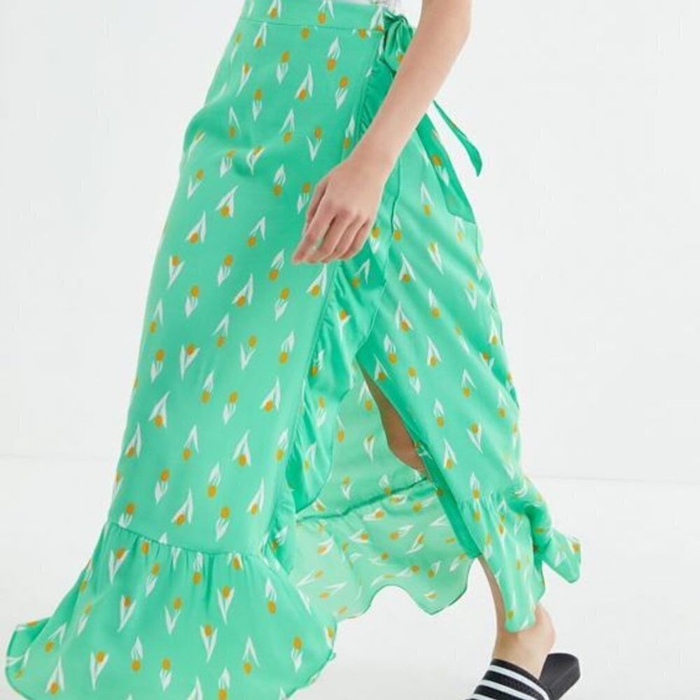 New with tag Urban Outfitters Michelle Tulip Wrap X-Small Floral